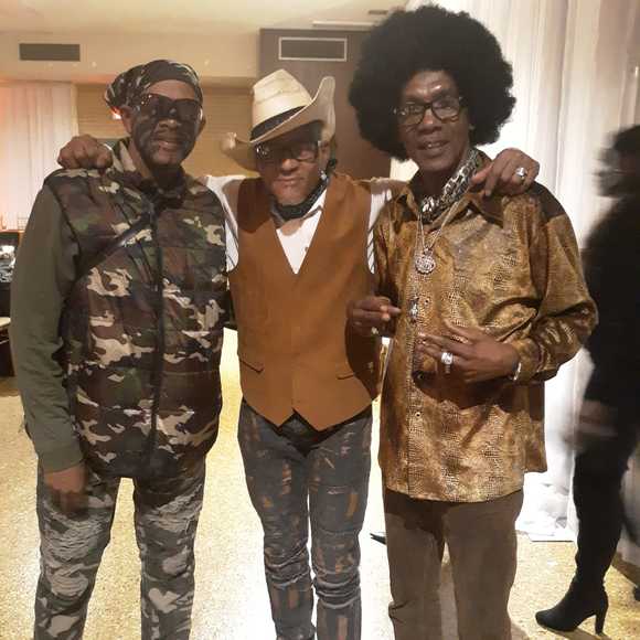 Meet your Posher, Peter - Picture 1 of 1